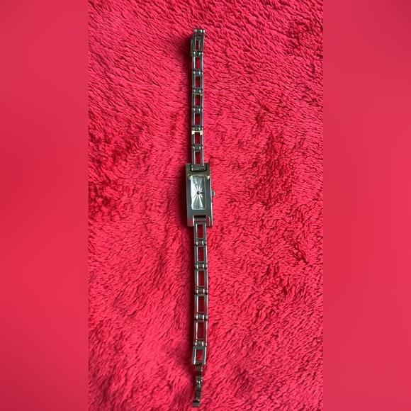 Very attractive ❤️Gucci❤️watch 🌹 - Picture 13 of 13